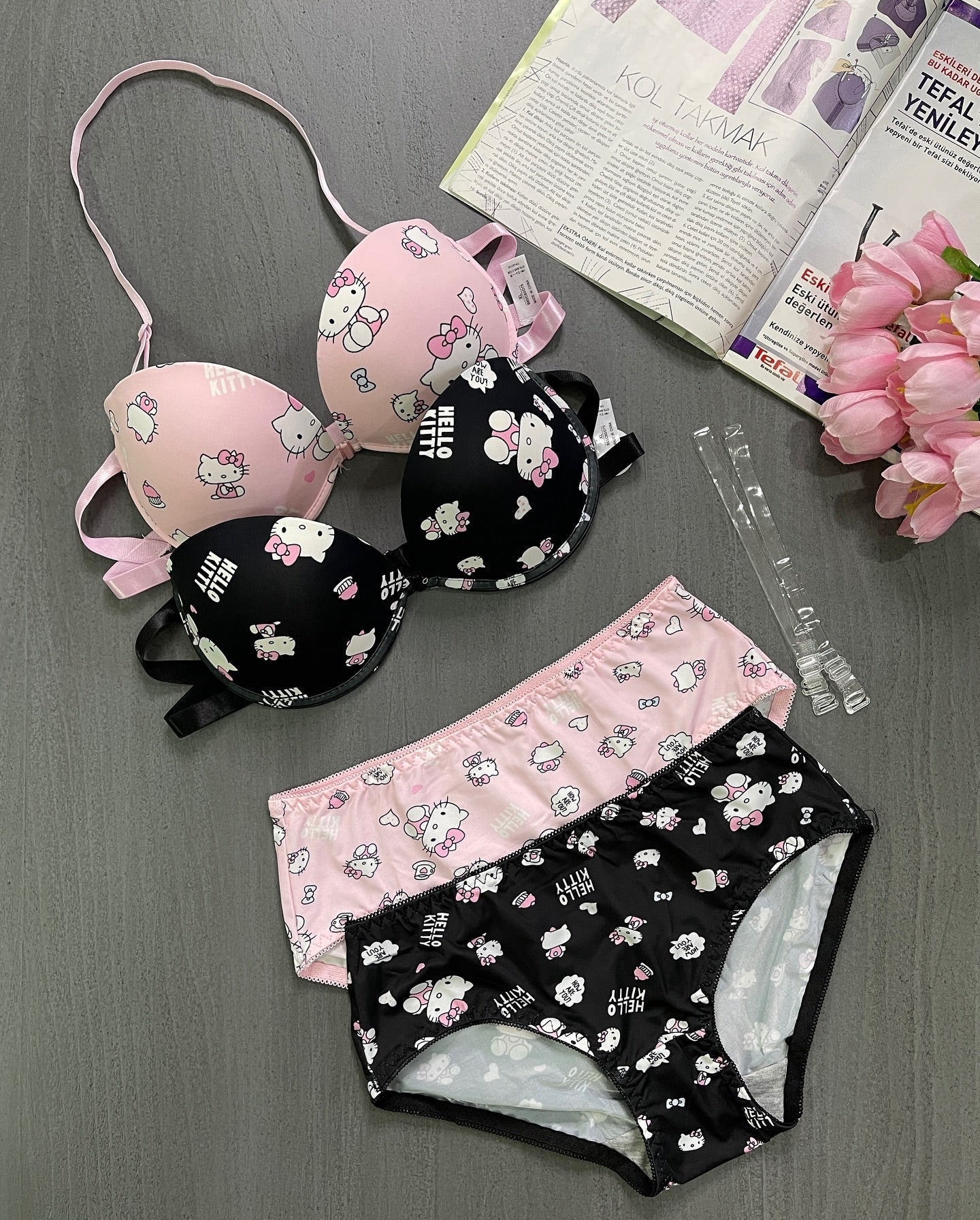 Flourish High Quality Front Open 4 In 1  Push-up Hello Kitty Print Adjustable Straps Bra Panty Set